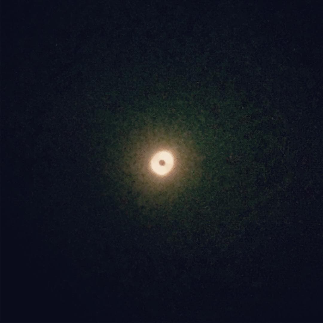 Full eclipse with corona